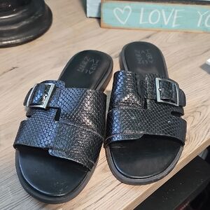 Naturalizers Leather Black Slide Sandals with Buckle Size 7.5